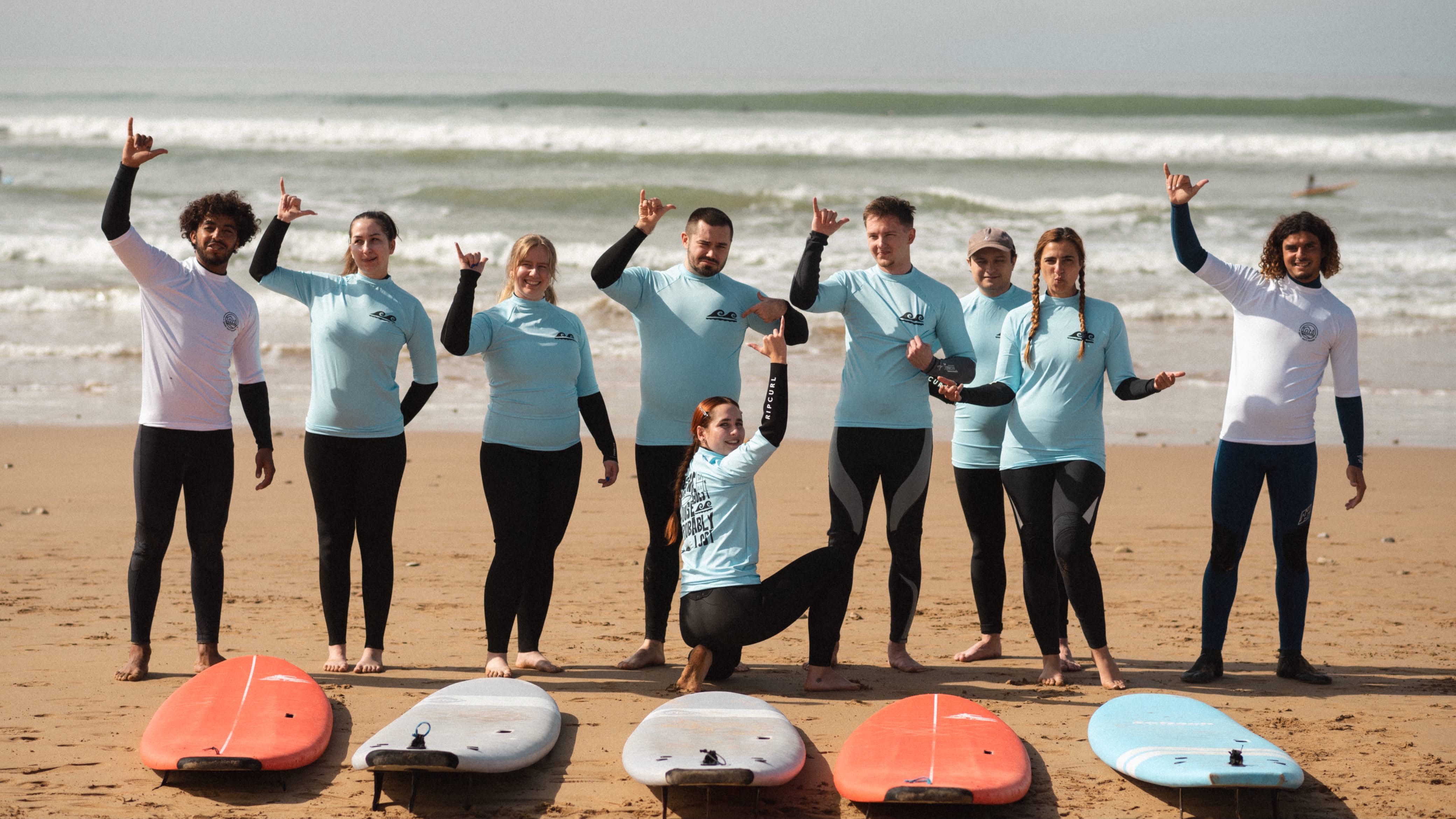 Surf à Agadir : Guide des Meilleurs Spots, Écoles de Surf et Accès à Taghazout